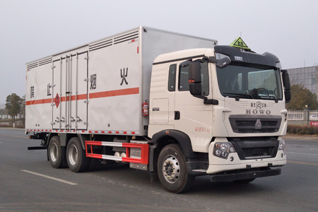 江特牌JDF5260XRYZ6型易燃液體廂式運輸車(chē)