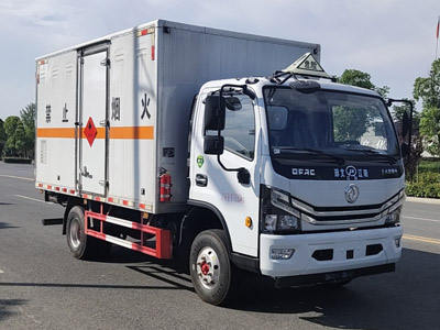 江特牌JDF5090XRYE6型易燃液體廂式運輸車(chē)