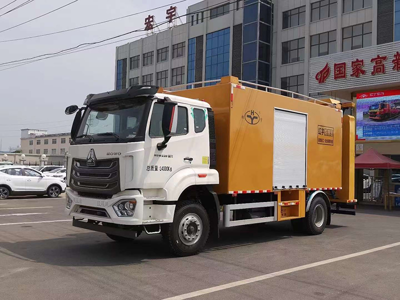 重汽14噸箱式多功能防撞緩沖車(chē)